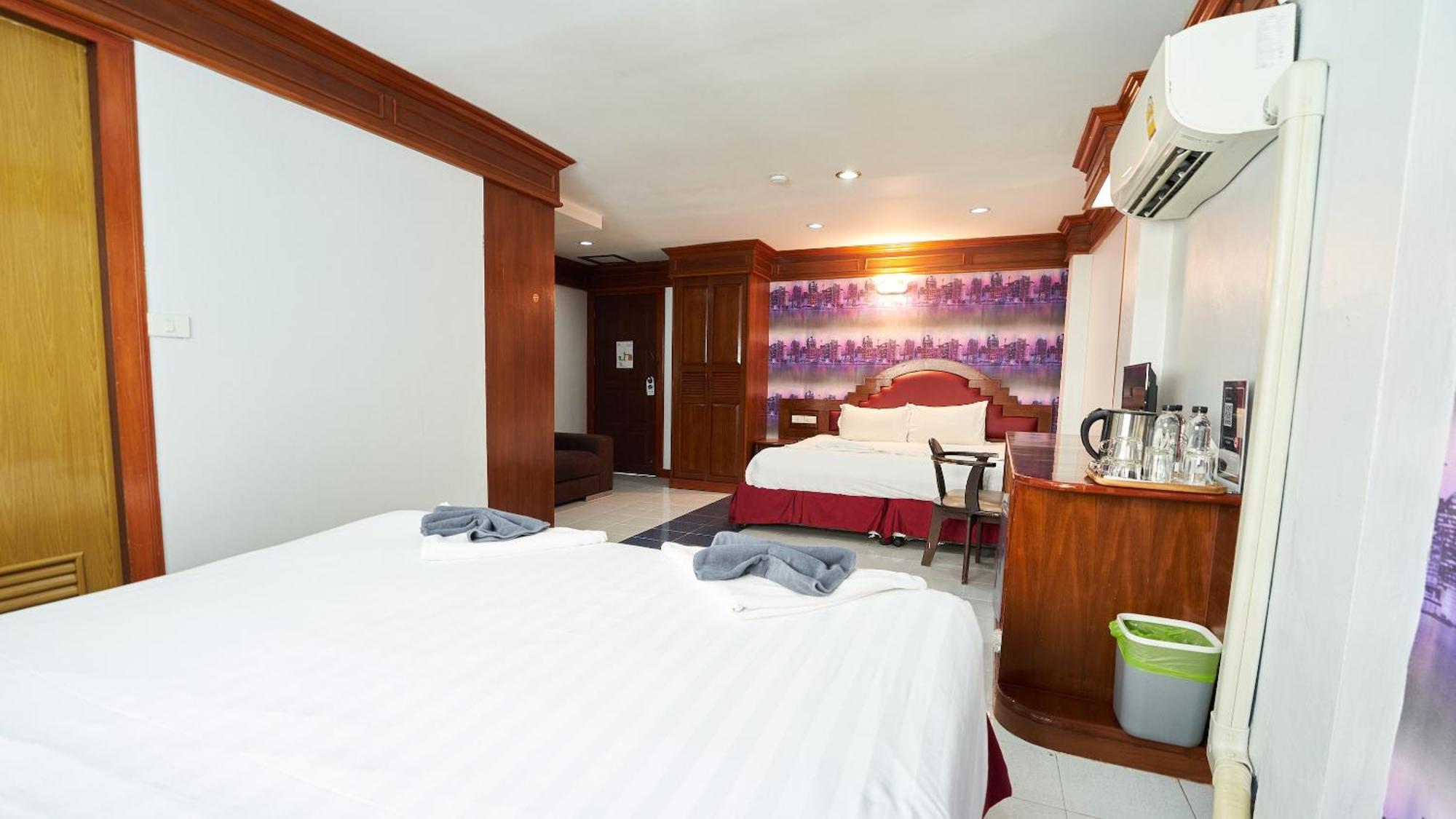Lime Hotel Patong Quarto foto